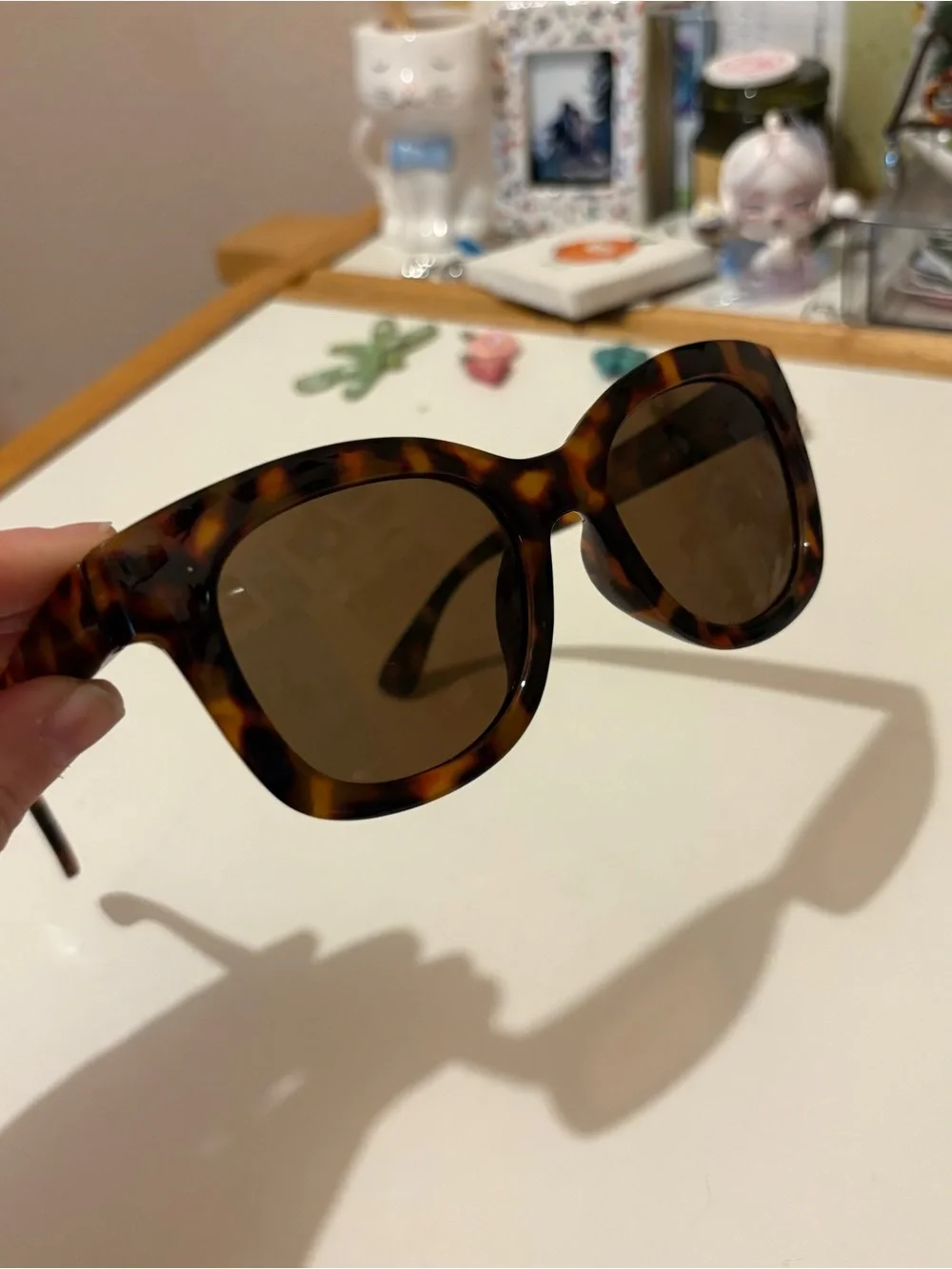 Peepers tortoiseshell sunglasses